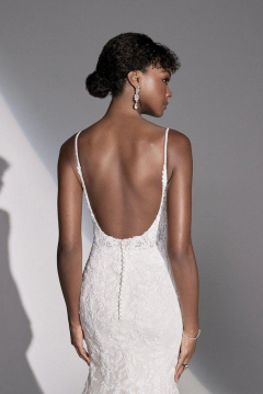 99235_BC_Edna_Justin-Alexander-Signature