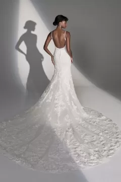 99235_FB_Edna_Justin-Alexander-Signature